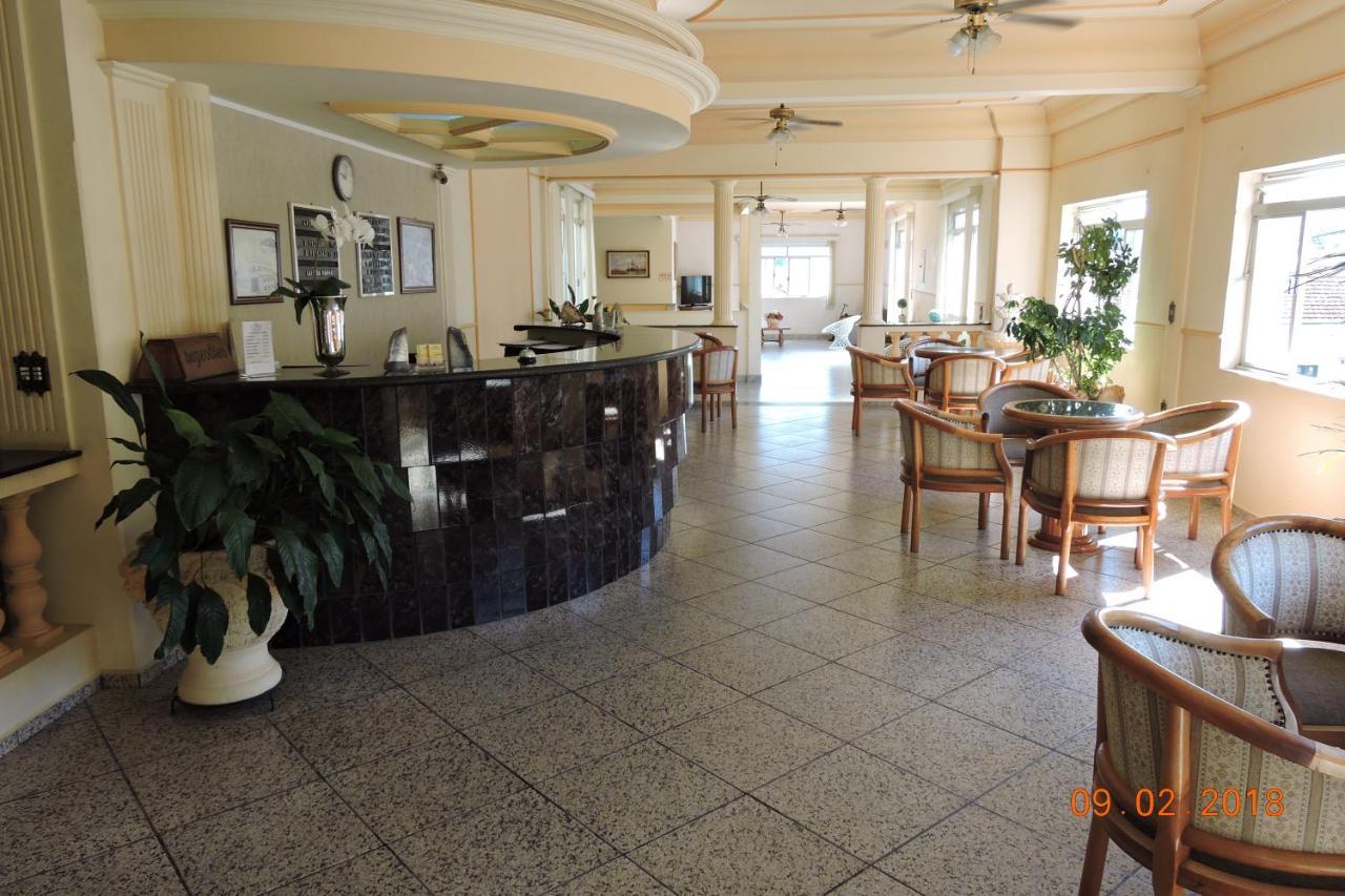 Plaza Hotel מוקוקה מראה חיצוני תמונה