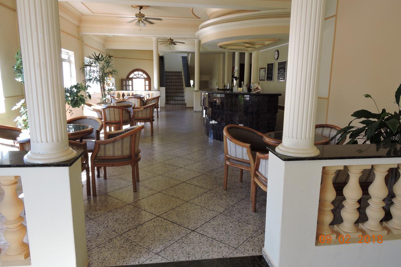 Plaza Hotel מוקוקה מראה חיצוני תמונה